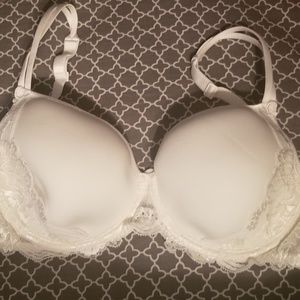 Simone Perele bra 34e  white lined euc